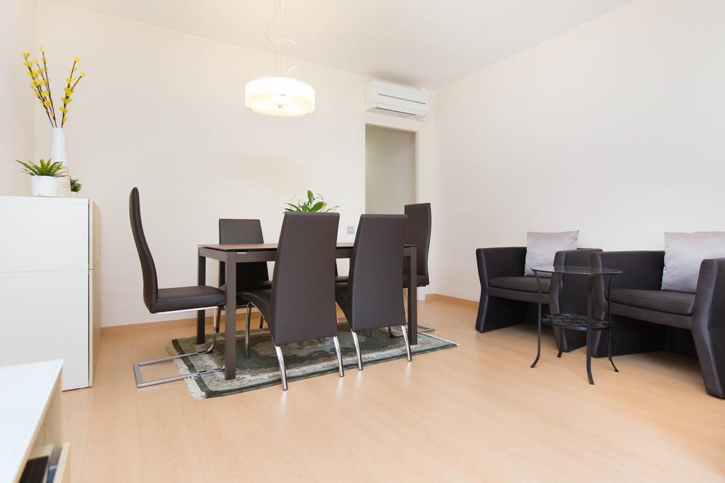 Stay Barcelona Central Apartments Bagian luar foto