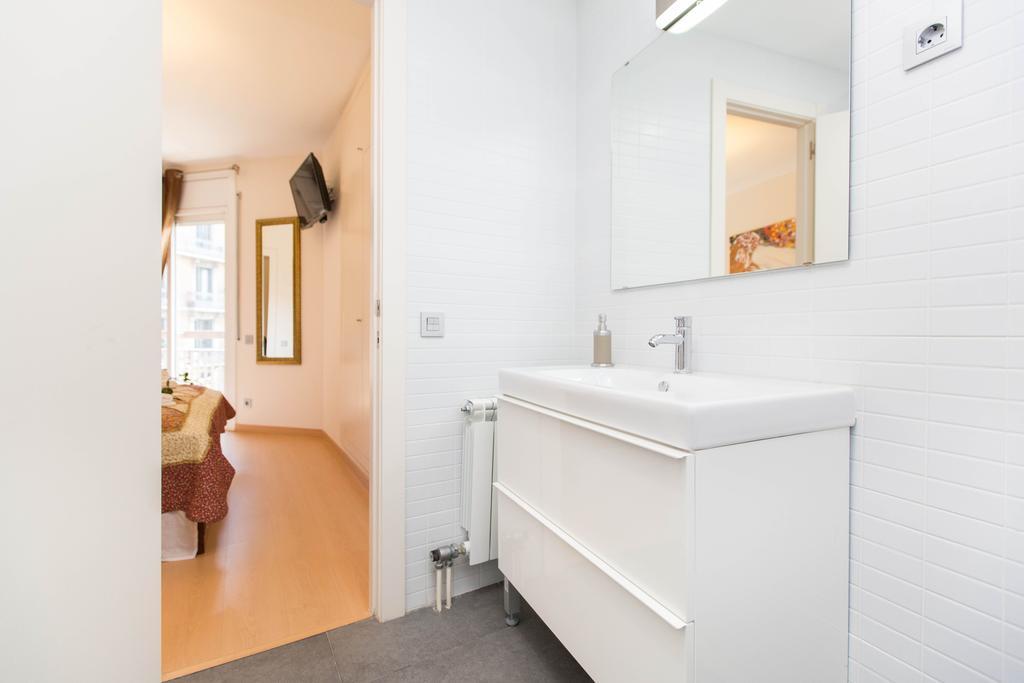 Stay Barcelona Central Apartments Bagian luar foto