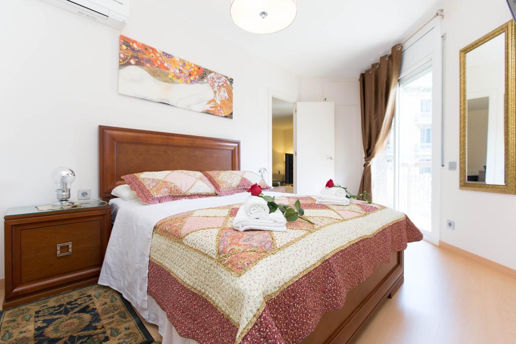 Stay Barcelona Central Apartments Bagian luar foto