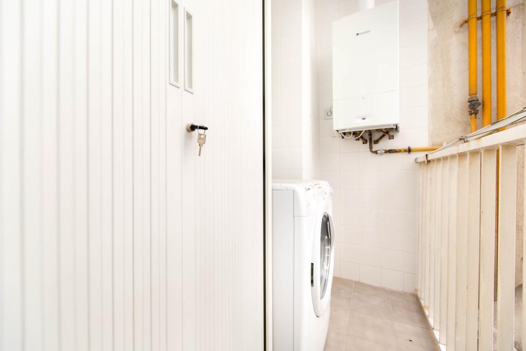 Stay Barcelona Central Apartments Bagian luar foto