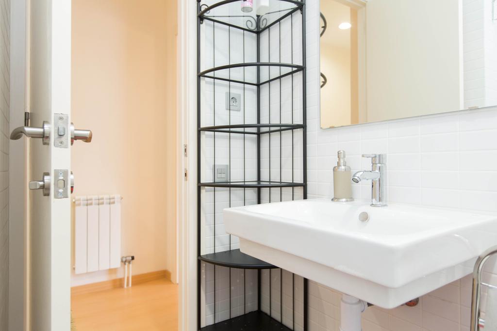 Stay Barcelona Central Apartments Bagian luar foto