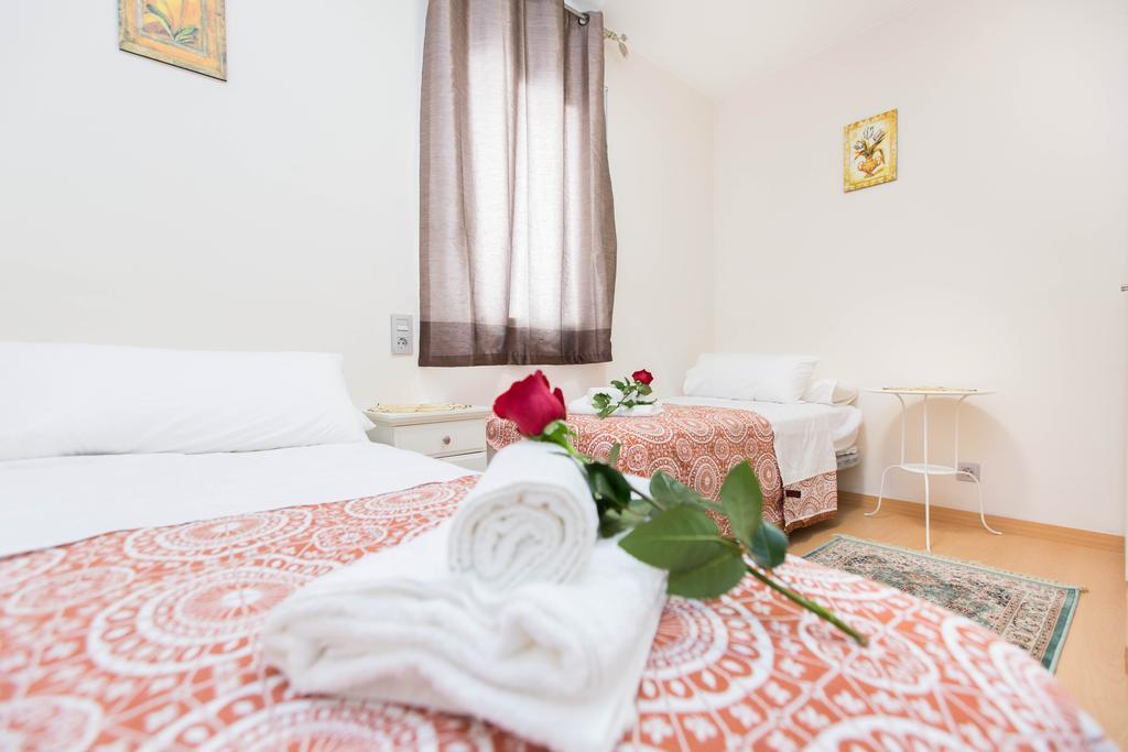 Stay Barcelona Central Apartments Bagian luar foto