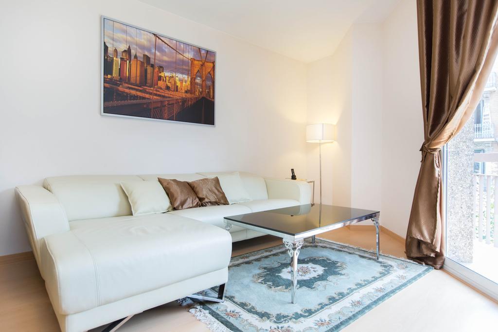 Stay Barcelona Central Apartments Bagian luar foto